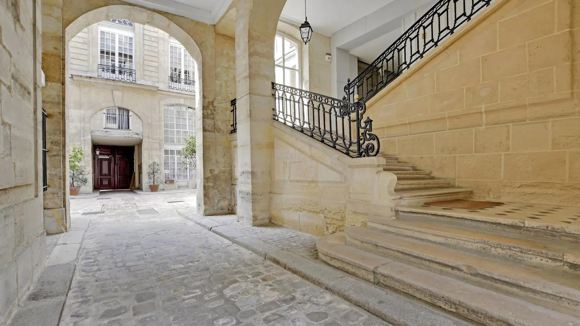 Pick A Flat'S Apartements With Services In Louvre - Rue Des Halles Paris França