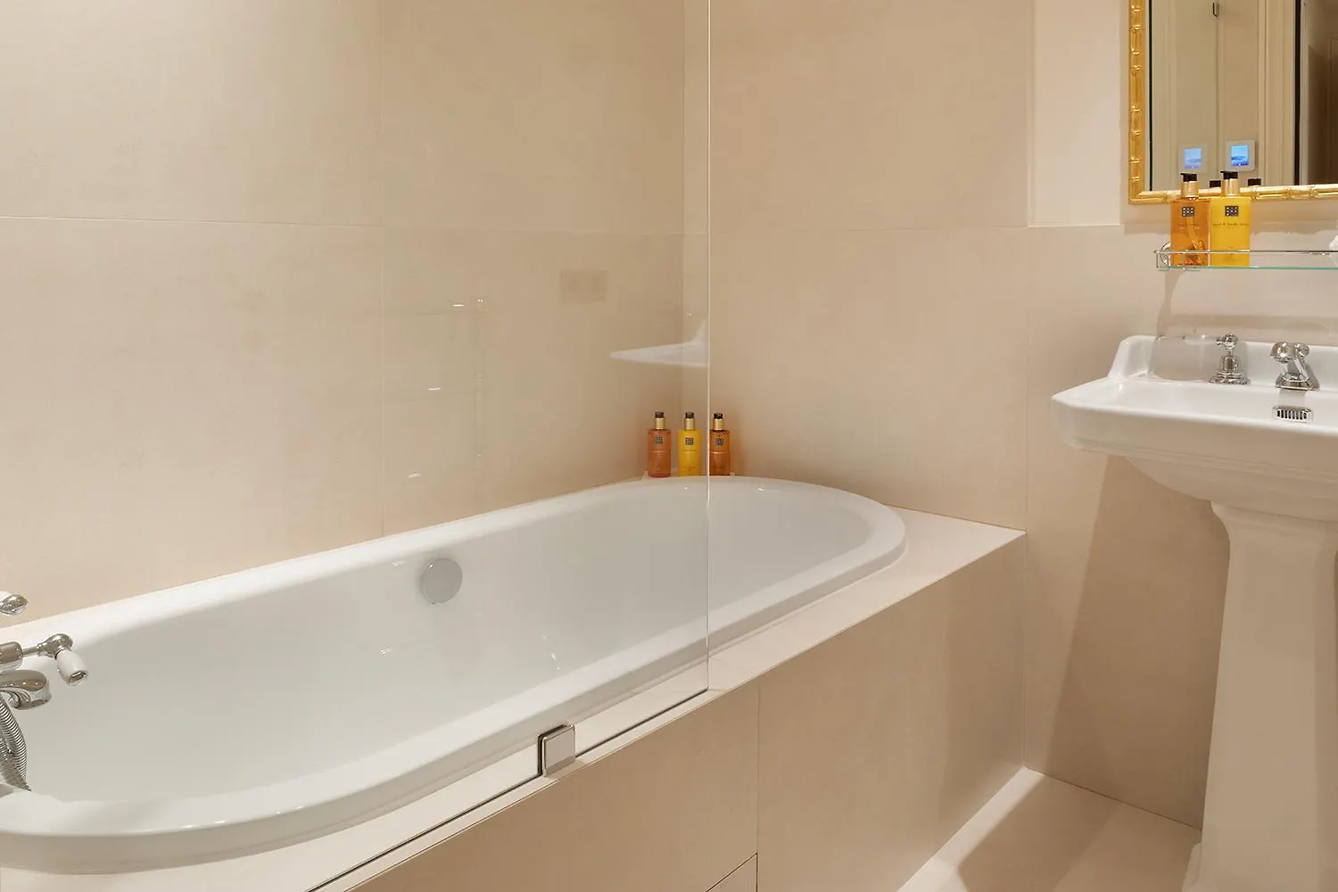 Pick A Flat'S Apartements With Services In Louvre - Rue Des Halles Paris